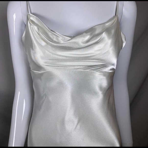 Xscape Elegant White Gown - Picture 5 of 9